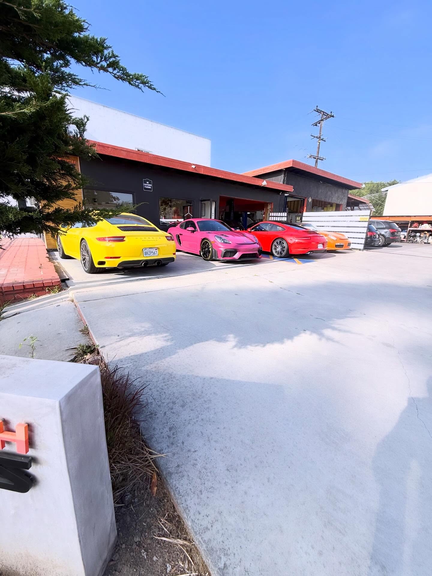 Skittles Porsche lineup! ?☀️????
