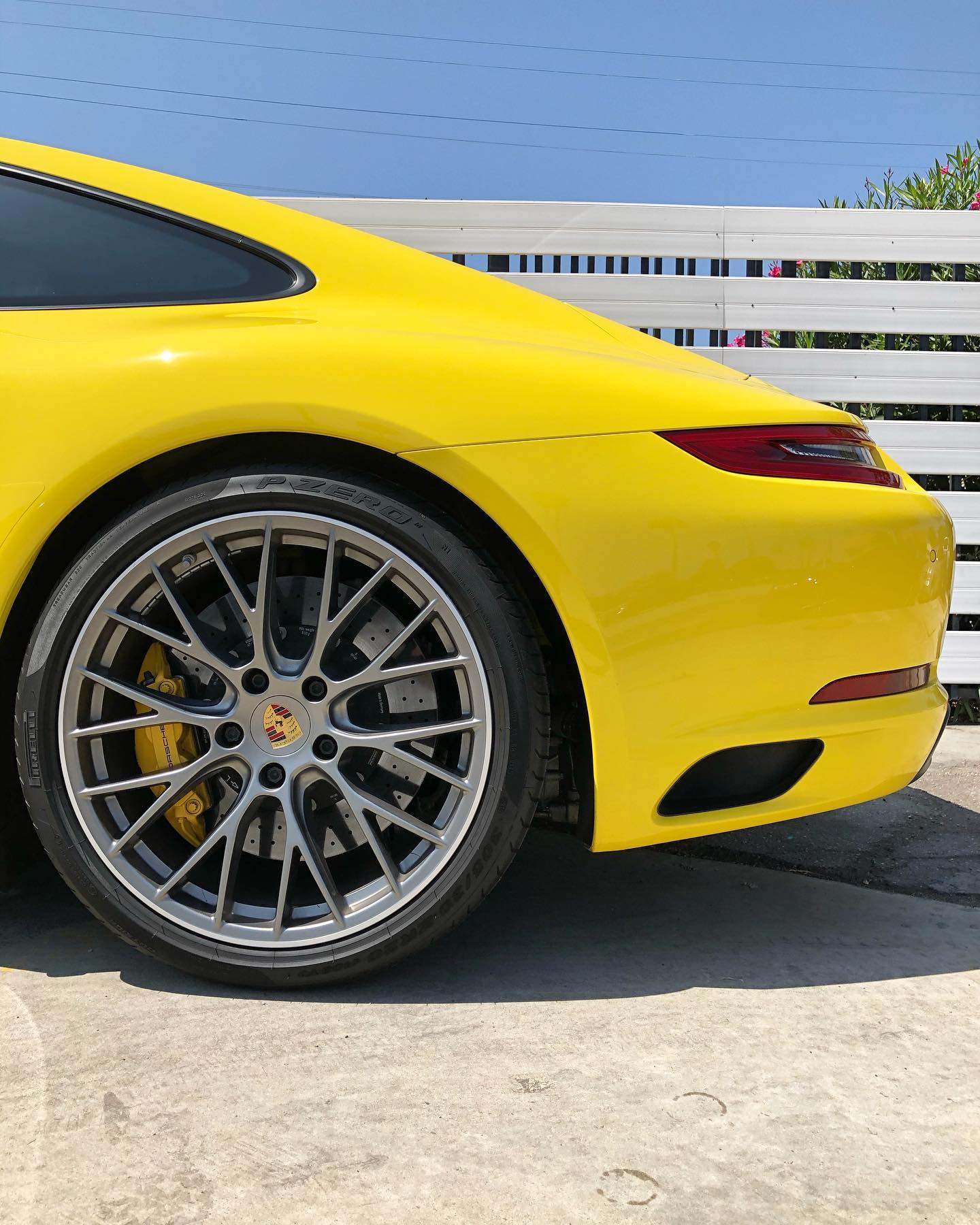 Those carbon ceramic brakes ? #Porsche #CarreraS