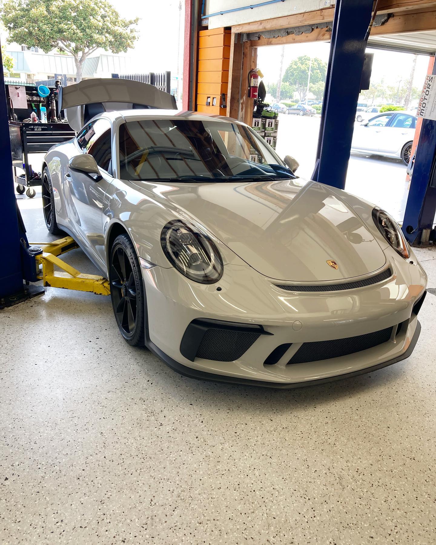 Just another boring day at the shop #Porsche #CulverCity #AutoRepair
