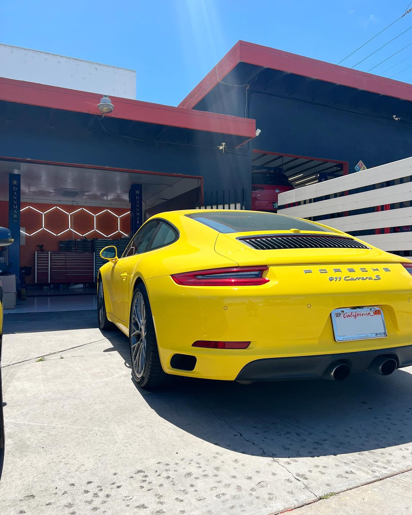 Racing Yellow might be the best 911 color. Do you agree? ?? #Porsche #AutoRepair #CulverCity
