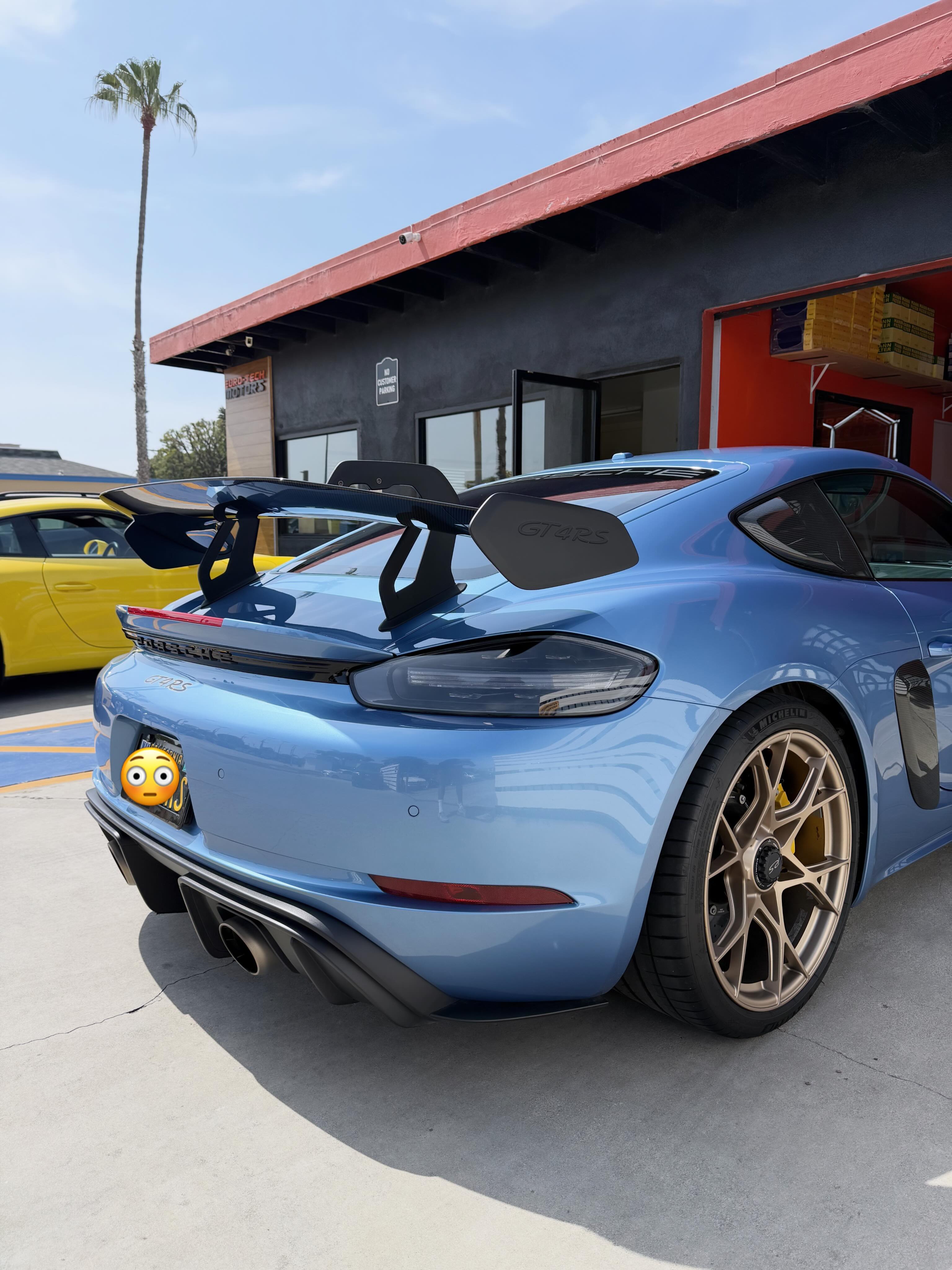 Another day another Porsche to service. ?☀️