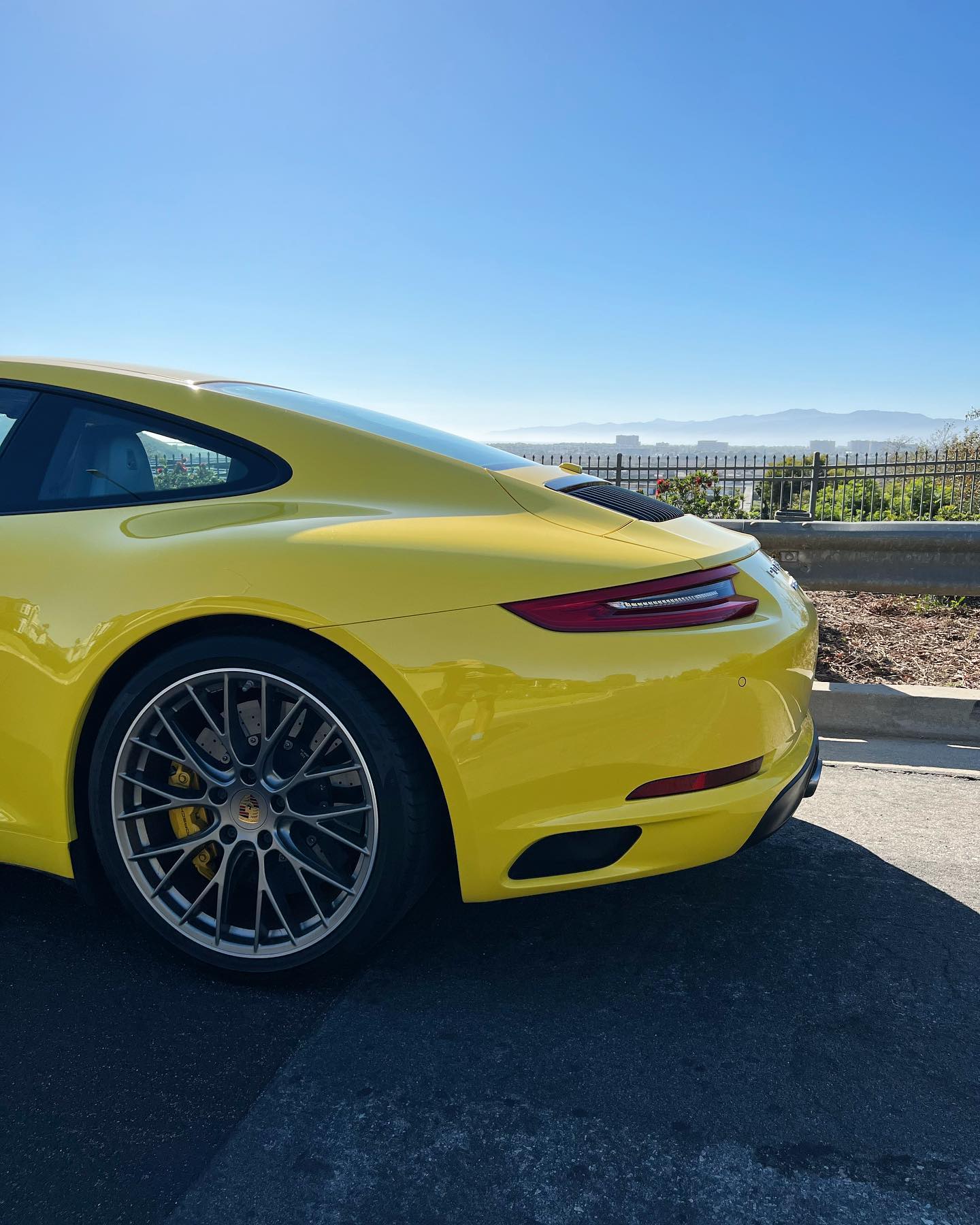 Just chillin #Porsche