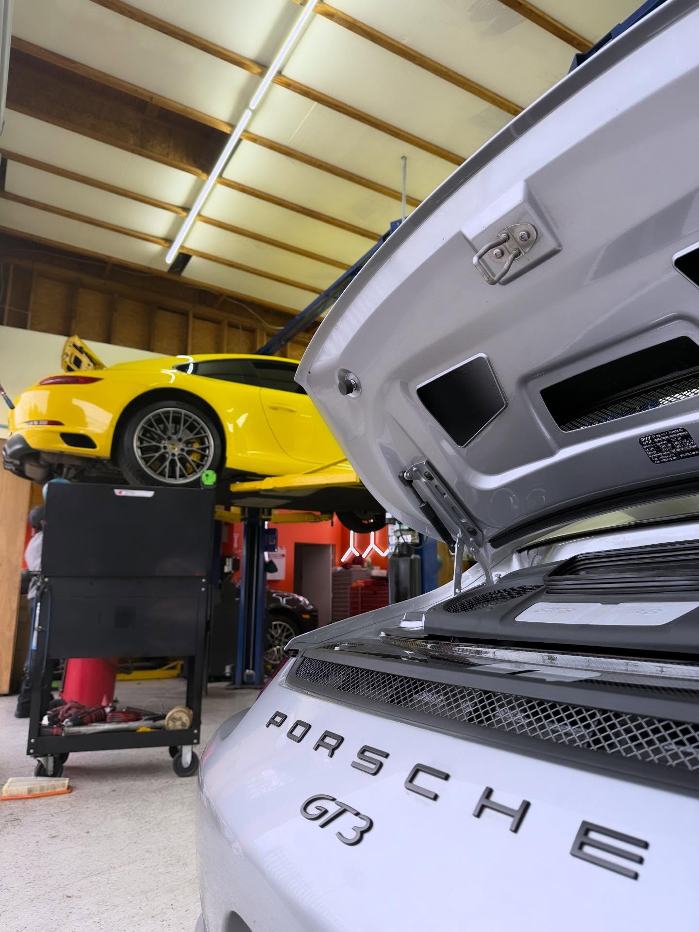 The rain is gone time to play! ?? #Porsche #culvercity