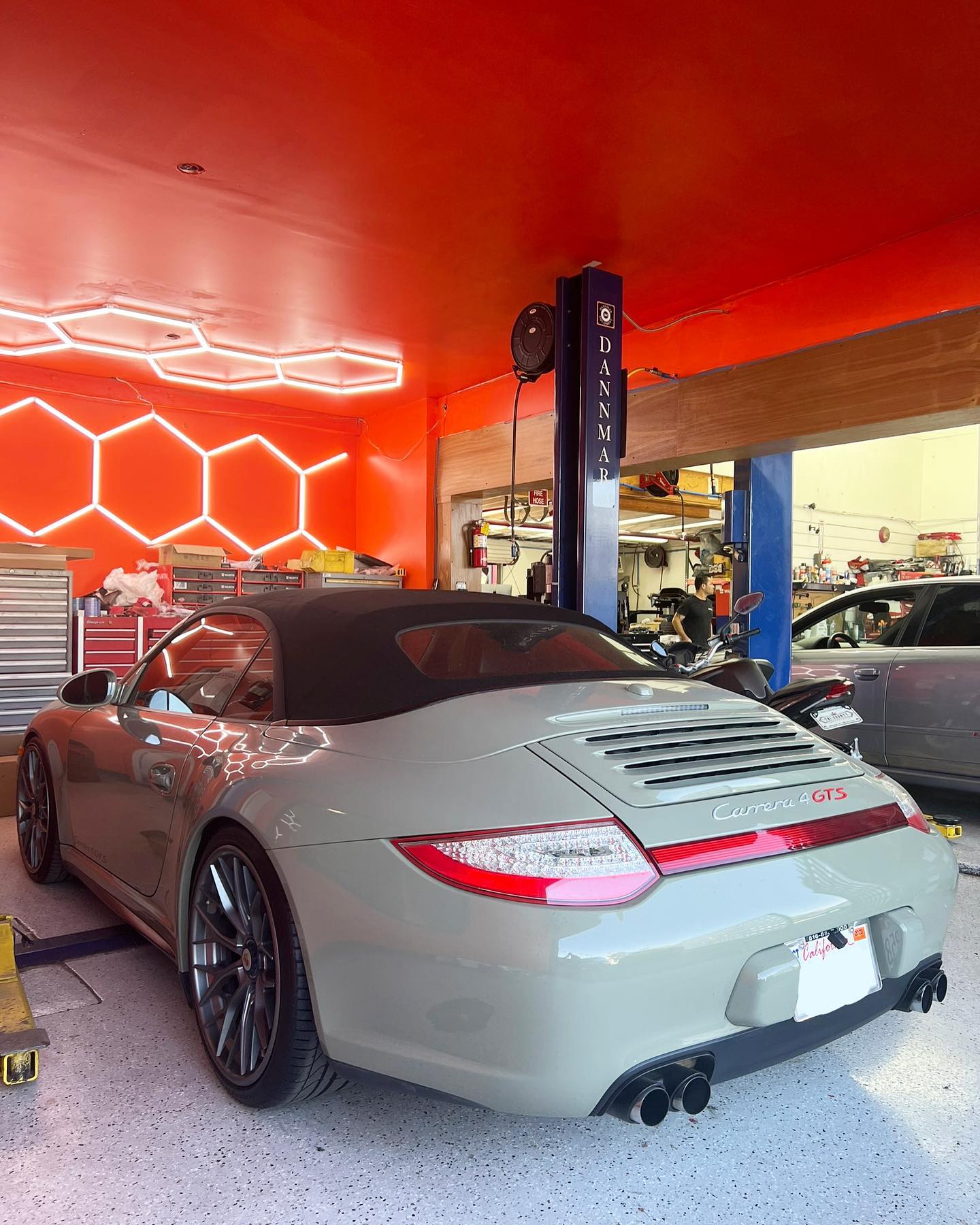 We’ve got a unique beauty here with a manual transmission. ? #Porsche #CulverCity #Autoservice