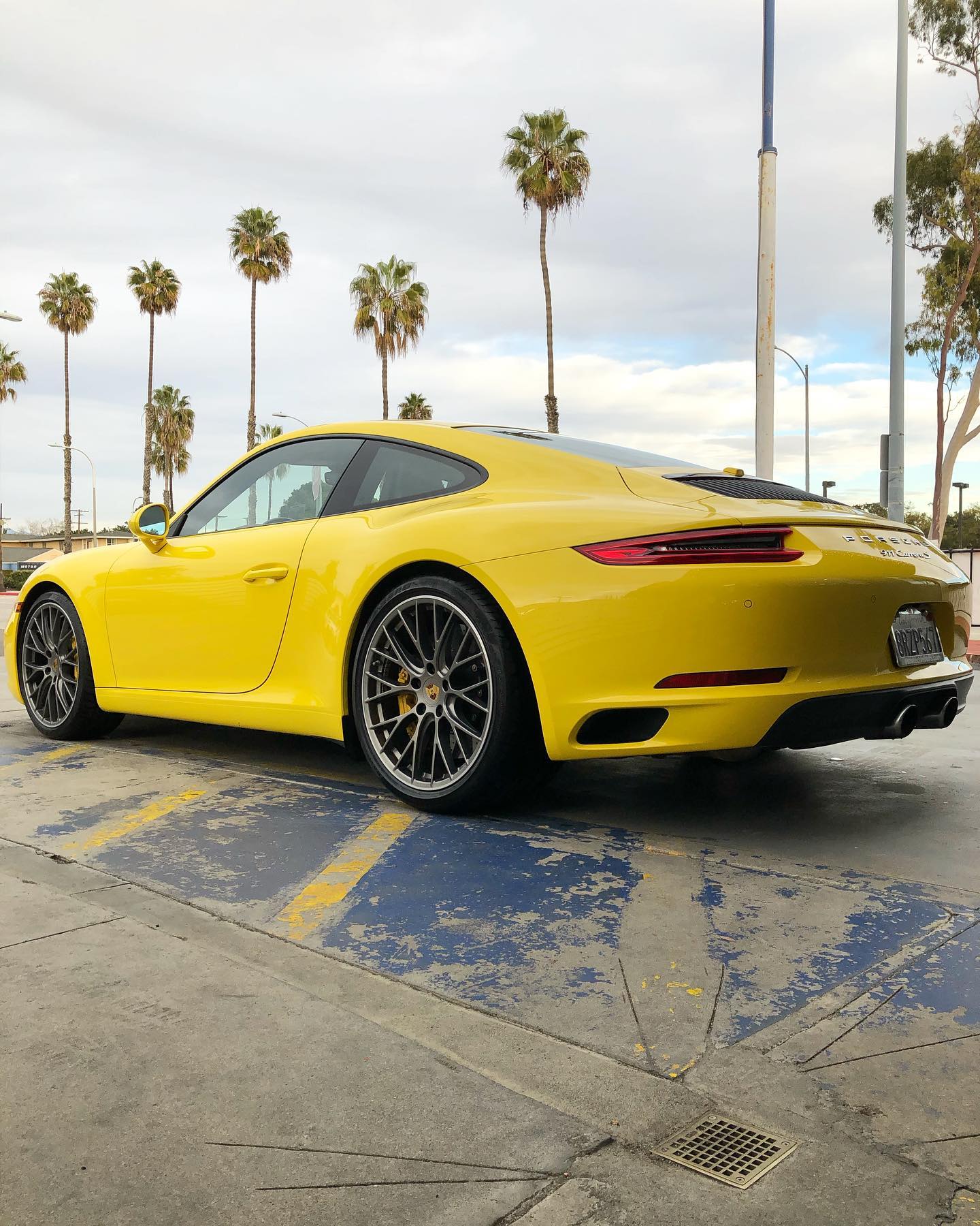 Some @porsche Carrera S to finish off the year. We will be back in action Monday January 4th. Happy New Year everyone! ? #Porsche #CulverCity